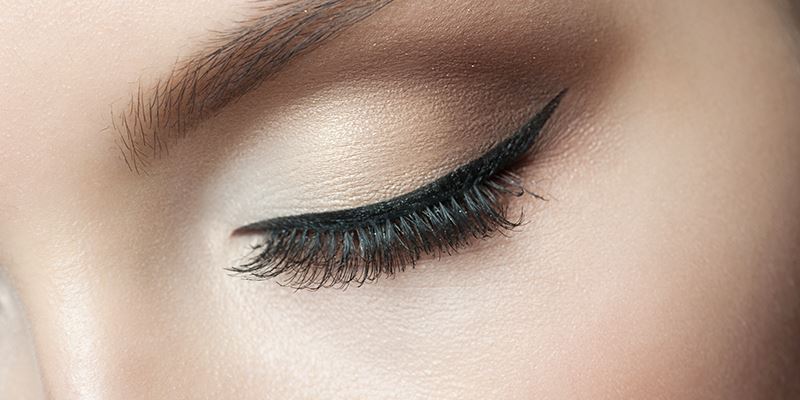 Can you wear makeup with eyelash extensions?